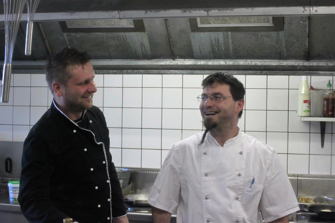 Pension Und Restaurant Die Burg Ehrenfriedersdorf Eksteriør billede