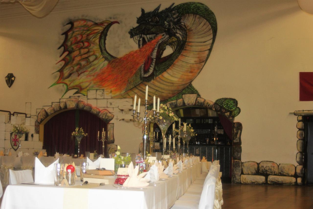 Pension Und Restaurant Die Burg Ehrenfriedersdorf Eksteriør billede